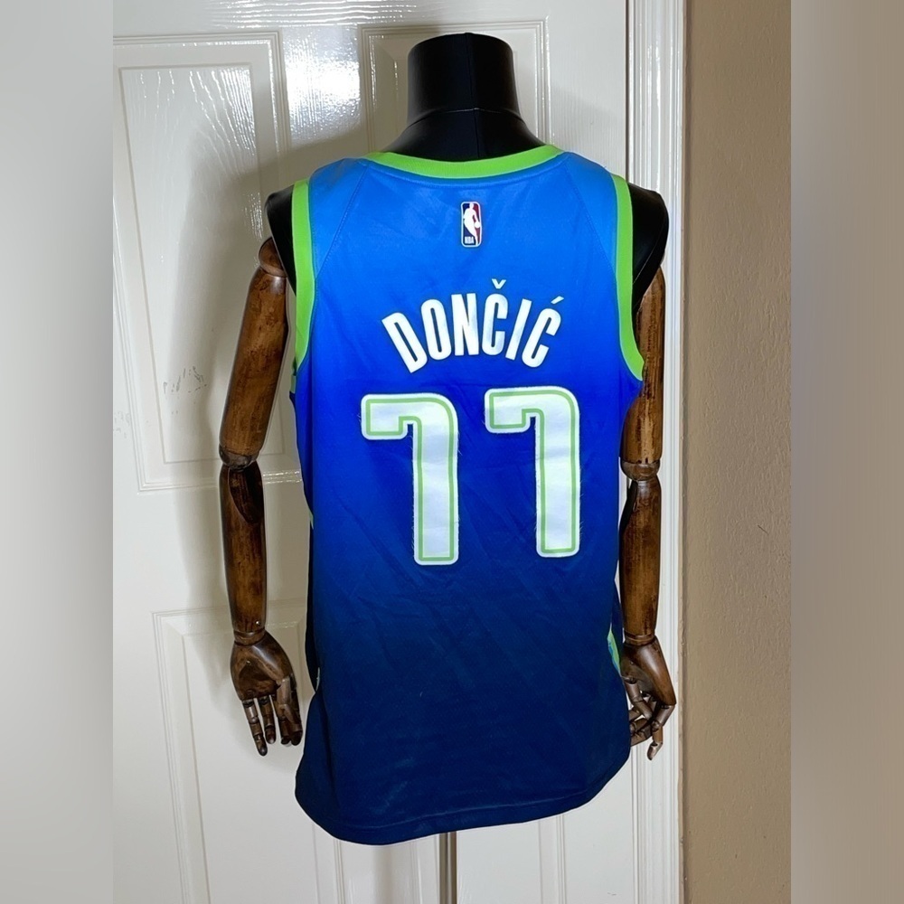 2022-23 Nike NBA Dallas Maverick Luka Doncic City Edition Swingman Jersey 48 Lg  - Picture 6 of 13